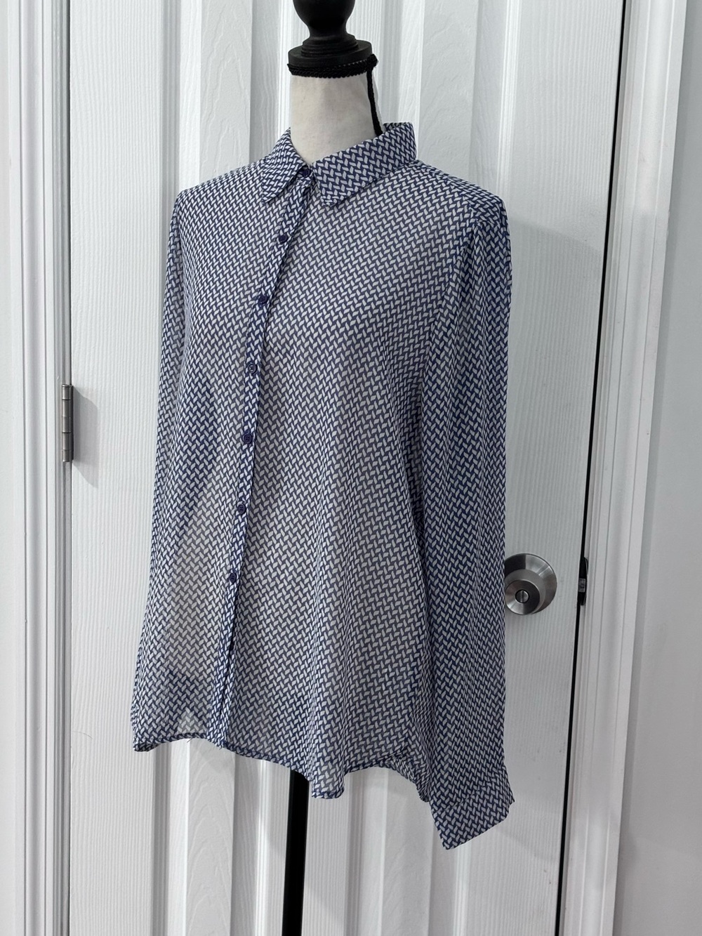 Pleione Navy Micro-Print Long Sleeve Button-Down Shirt - Picture 7 of 8